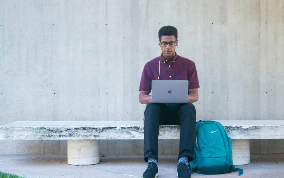 Long-Distance Relationship – How To Make It Work 🐣